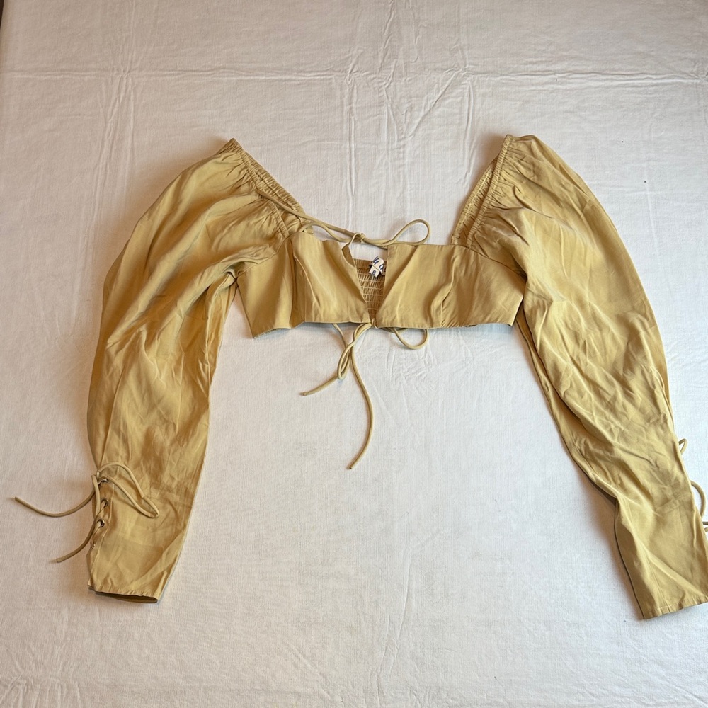 VRG Girl Muted Yellow Long Sleeve Crop Top Front Tie  Size 6